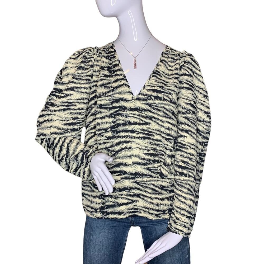 Express Top Animal Print Long Sleeves V-Neck beige/black Size XL